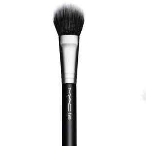 MAC 159S synthetic duo fibre brush